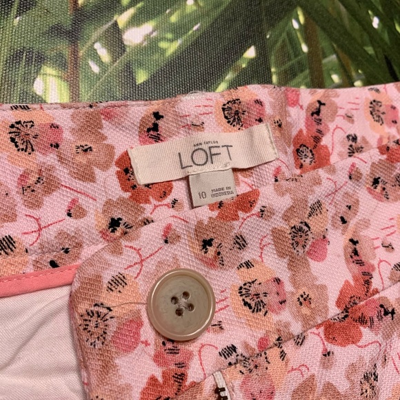 Loft Pink Floral Shorts - Picture 3 of 3